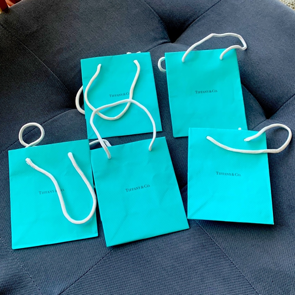 5 Tiffany shopping bags